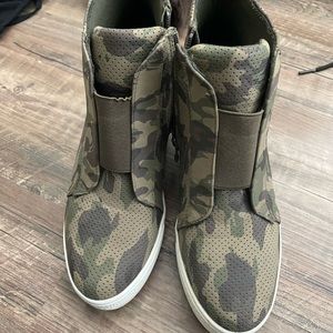 Boutique Camo wedge booties